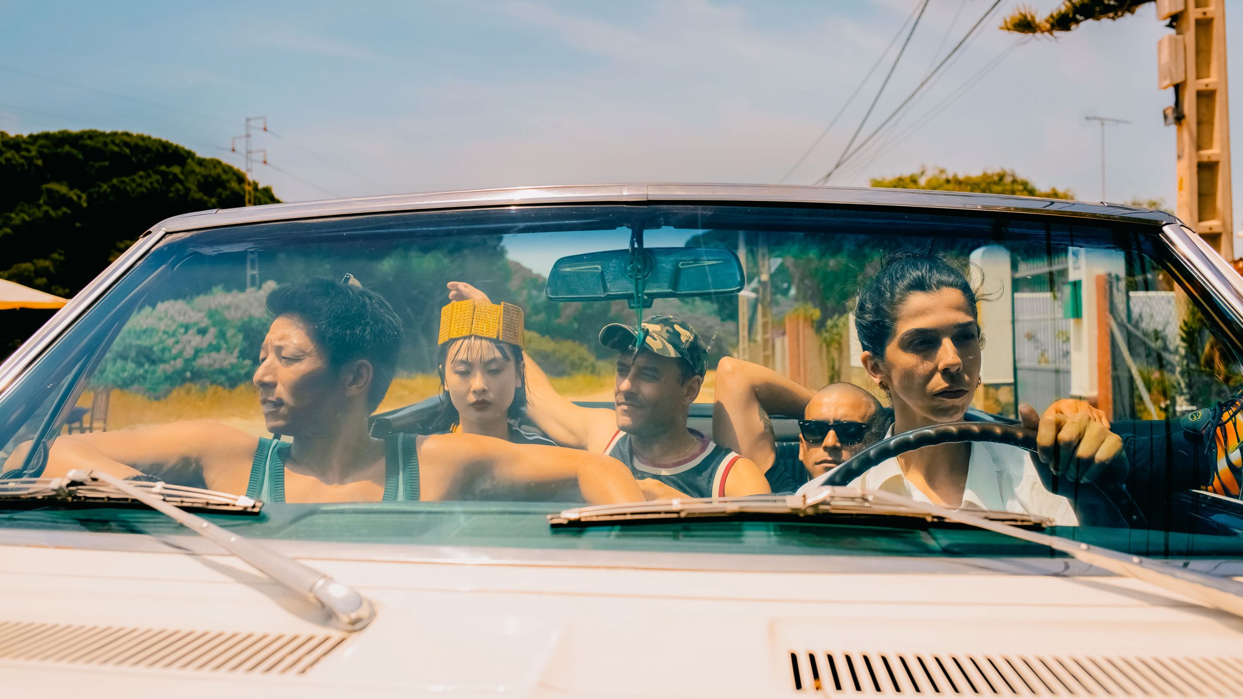 ON_THE_GO_JULIA_DE_CASTRO_MARIA_GISELE_ROYO_OUTPLAY_01-scaled