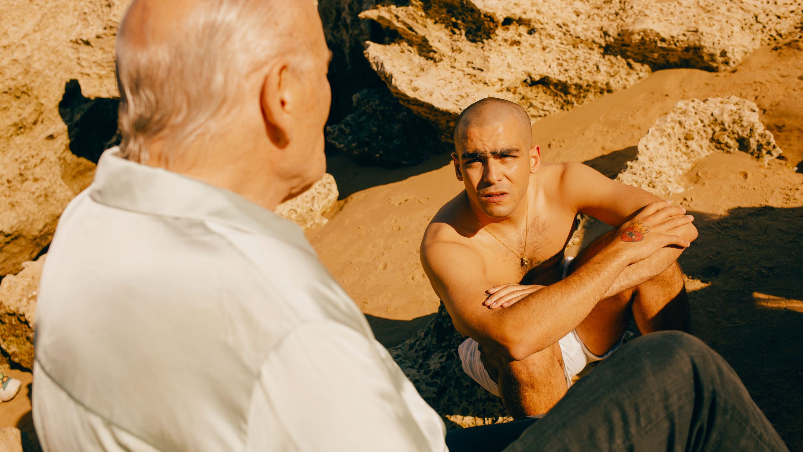 ON_THE_GO_JULIA_DE_CASTRO_MARIA_GISELE_ROYO_OUTPLAY_03-scaled