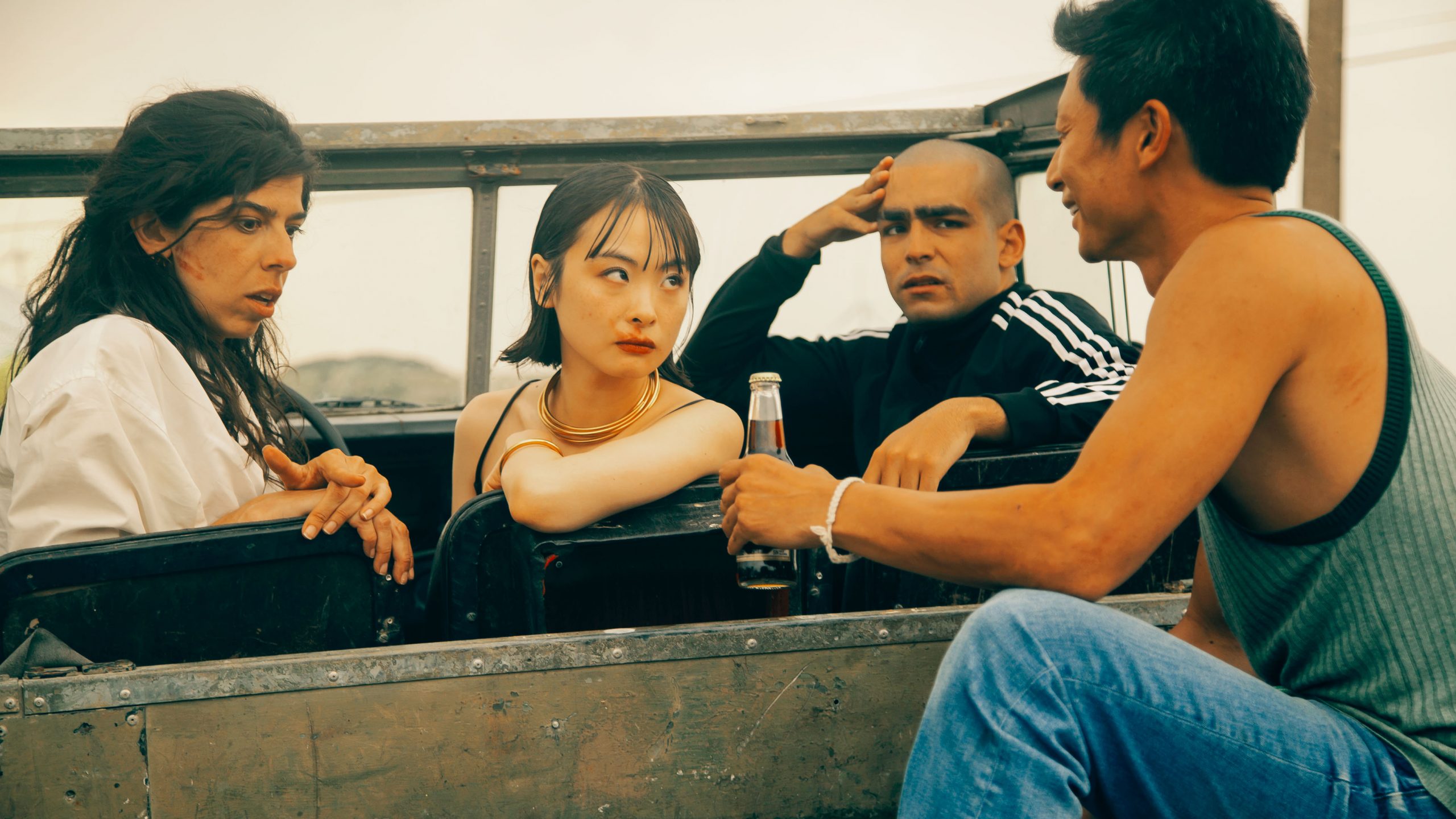 ON_THE_GO_JULIA_DE_CASTRO_MARIA_GISELE_ROYO_OUTPLAY_06-scaled